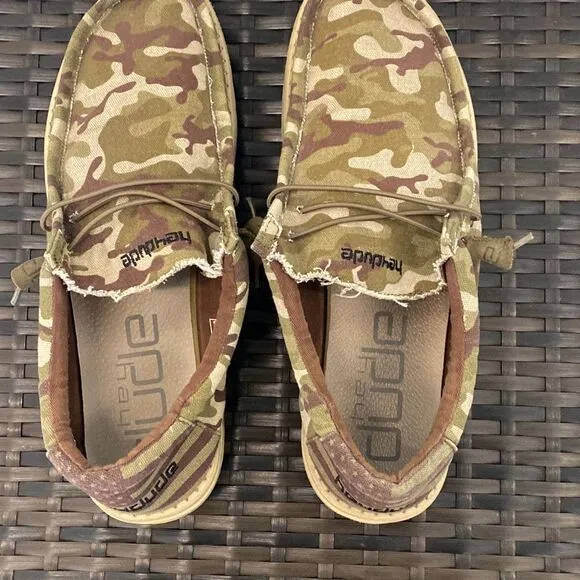 Hey dudes camo Wally men’s size 13