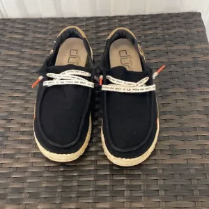 Hey Dudes shoes, Wendy women’s size 9