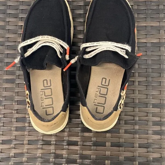 Hey Dudes shoes, Wendy women’s size 9