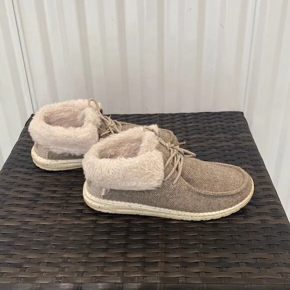 Hey dude shoes  Britt women’s size 9 ￼