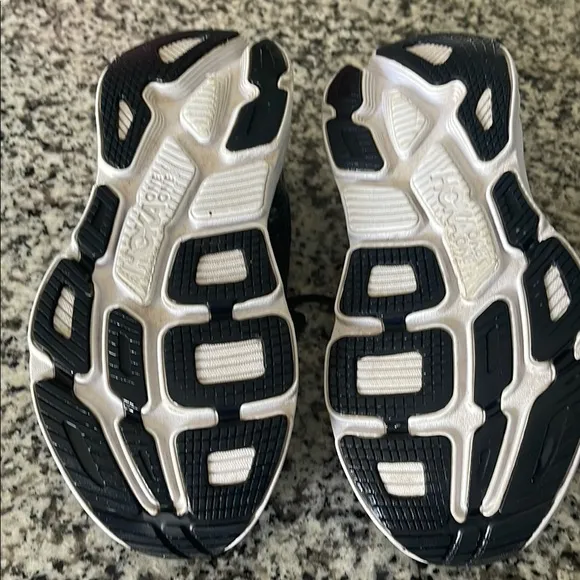 Hoka Black and White Bondi 7 Running Shoes Women’s size 9