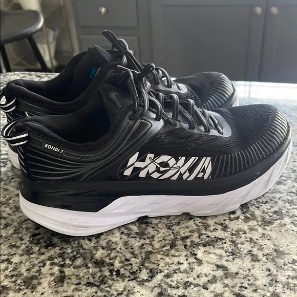 Hoka Black and White Bondi 7 Running Shoes Women’s size 9