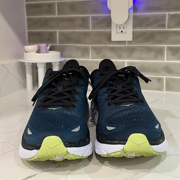 HOKA Clifton 8 Sneakers. Men’s Size 11.5D Color Green.