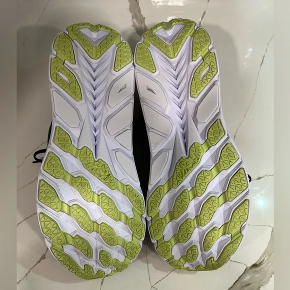 HOKA Clifton 8 Sneakers. Men’s Size 11.5D Color Green.