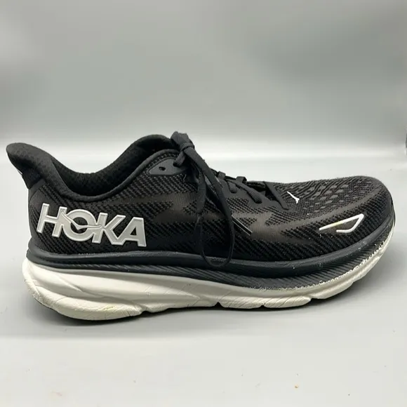 Hoka Clifton 9 women’s size 11