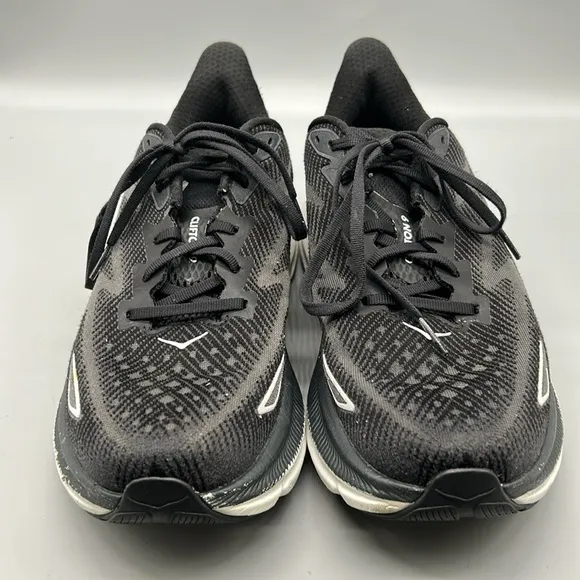 Hoka Clifton 9 women’s size 11