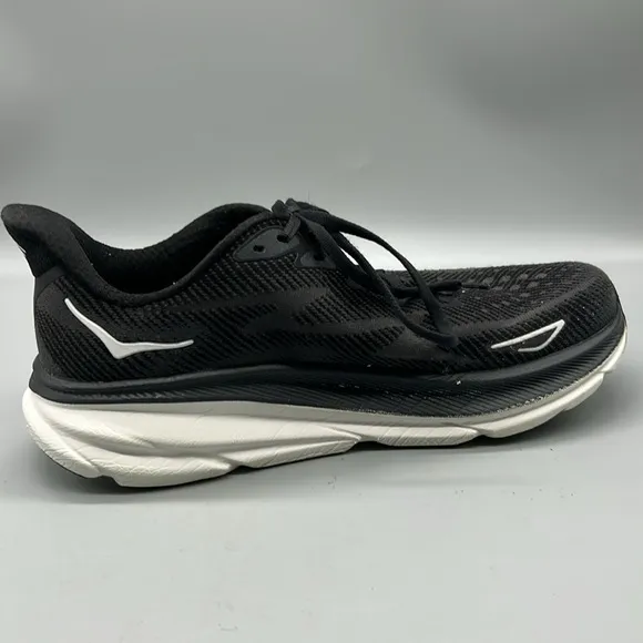 Hoka Clifton 9 women’s size 11