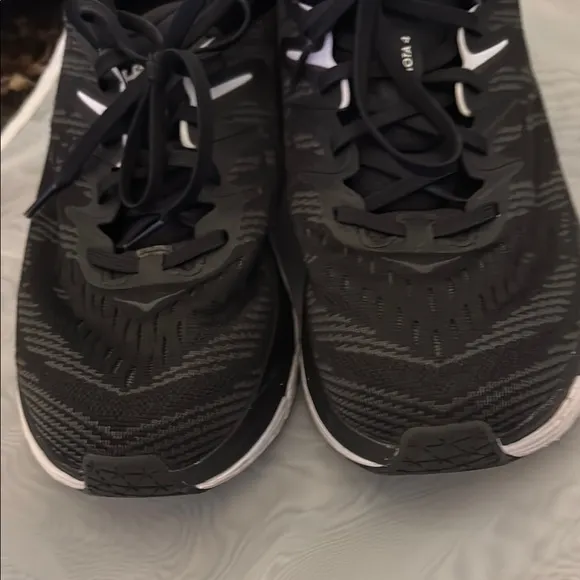 Hoka Gaviota 4 (2e Wide) Men's Black and  White Running Shoes
