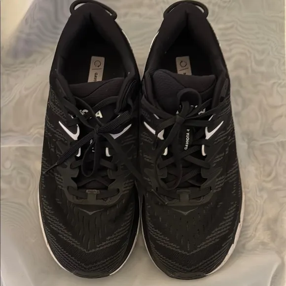 Hoka Gaviota 4 (2e Wide) Men's Black and  White Running Shoes