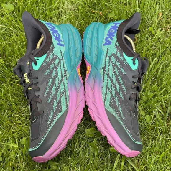 HOKA ONE OKE SPEEDGOAT 5 - Men’s Running Shoes - SIZE 11.5D