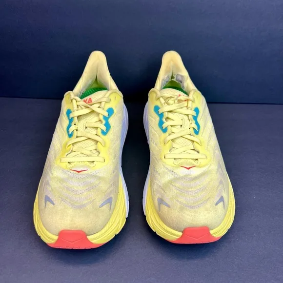 HOKA One One  Arahi 6 running shoes Women’s Size 11B ( 1123195 YPSC )