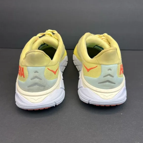 HOKA One One  Arahi 6 running shoes Women’s Size 11B ( 1123195 YPSC )