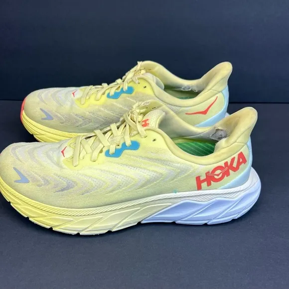 HOKA One One  Arahi 6 running shoes Women’s Size 11B ( 1123195 YPSC )