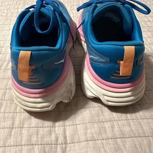 Hoka One One Bondi Women’s Running Shoes – Size 8 Wide