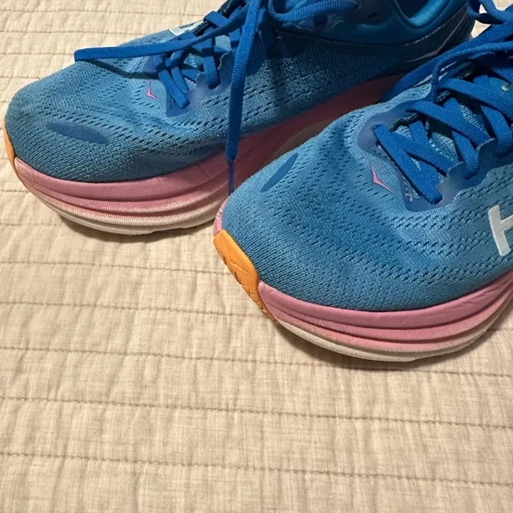 Hoka One One Bondi Women’s Running Shoes – Size 8 Wide