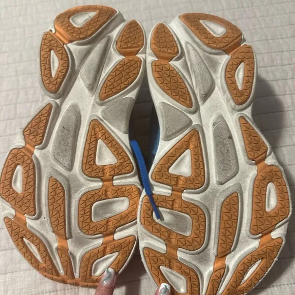 Hoka One One Bondi Women’s Running Shoes – Size 8 Wide