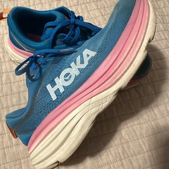 Hoka One One Bondi Women’s Running Shoes – Size 8 Wide