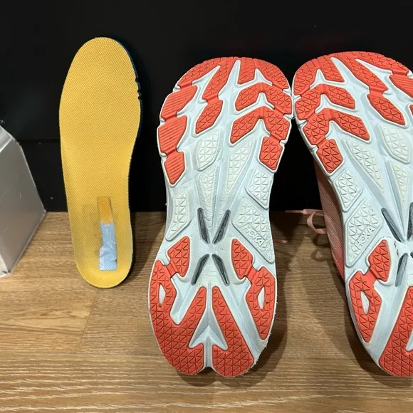 HOKA One One Bondi X women’s size 7.5