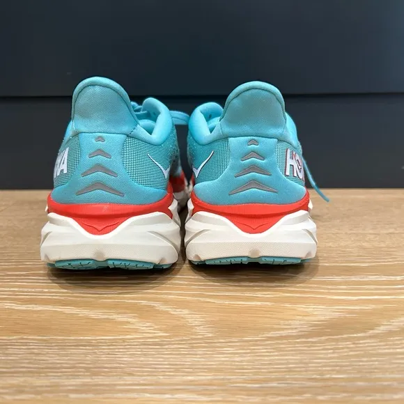 HOKA One One Clifton 8 women’s size 8.5