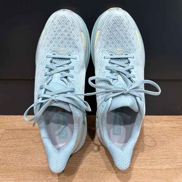 HOKA One One Clifton 9 men’s size 9.5