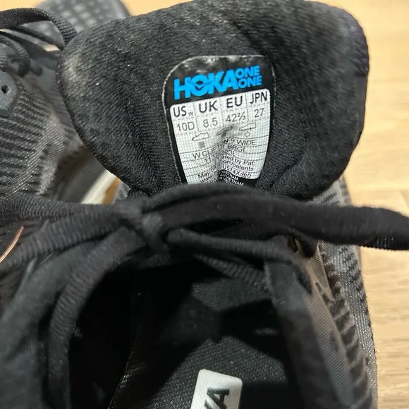 HOKA One One Clifton 9 women’s size 10