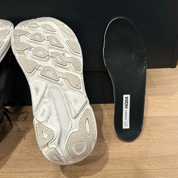 HOKA One One Clifton 9 women’s size 10