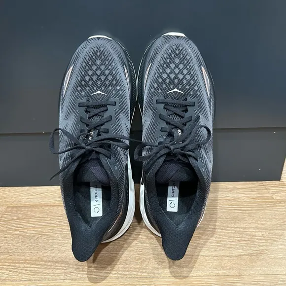 HOKA One One Clifton 9 women’s size 10