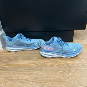 HOKA One One Clifton 9 women’s size 11