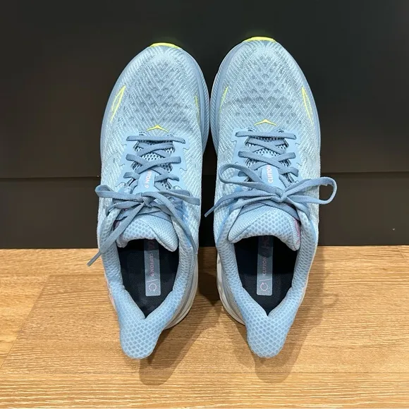 HOKA One One Clifton 9 women’s size 11