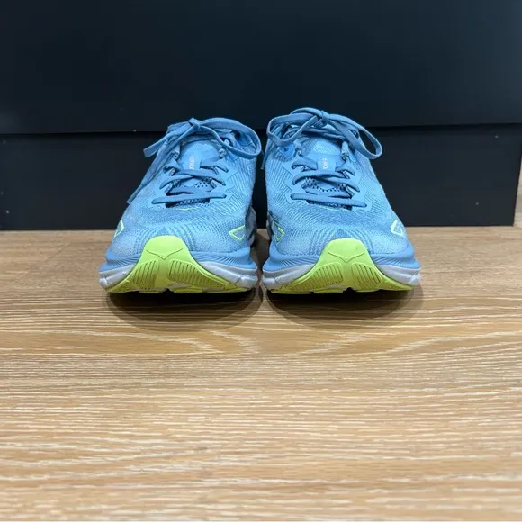 HOKA One One Clifton 9 women’s size 11