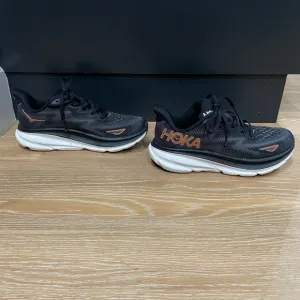HOKA One One Clifton 9 women’s size 5.5