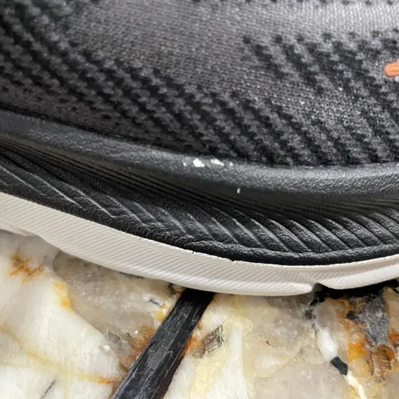 HOKA One One Clifton 9 women’s size 5.5