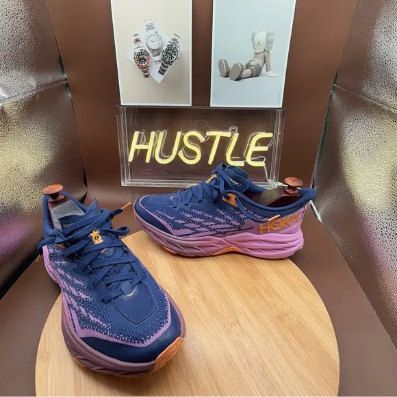 HOKA ONE ONE Speedgoat 5 'Bellwether Blue Cyclamen' Women's Sz 7.5B