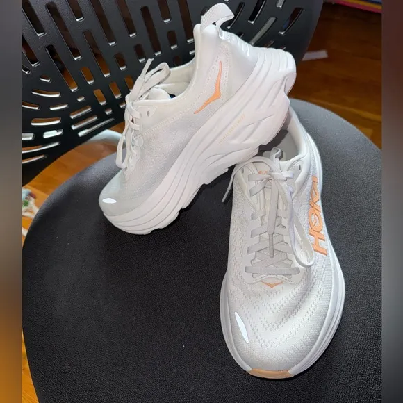 Hoka One One Women’s Bondi 8 Running Shoes Peach White Size 7