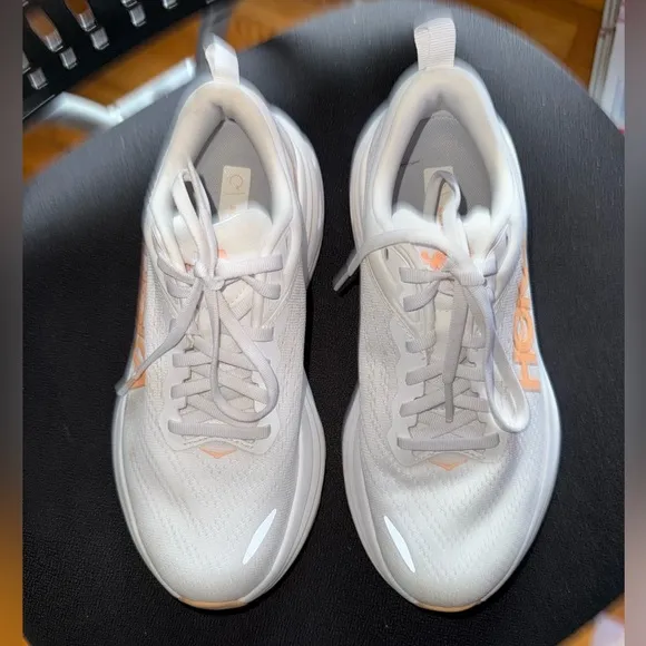 Hoka One One Women’s Bondi 8 Running Shoes Peach White Size 7