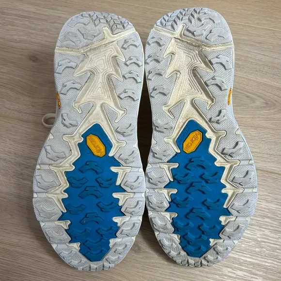 Hoka One One X Thisneverthat Speedgoat 4 Unisex Sneakers Men’s 8 or Women’s 9