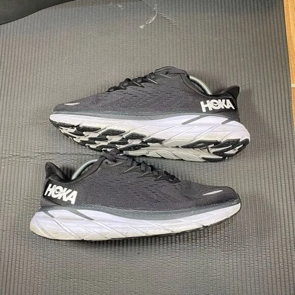 HOKA ONE ONE CLIFTON 8 - Women’s Running Shoes - SIZE 9.5D
