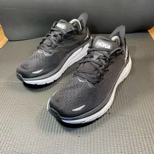HOKA ONE ONE CLIFTON 8 - Women’s Running Shoes - SIZE 9.5D