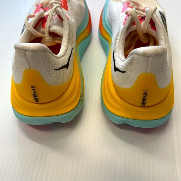 Hoka Skyward X Women’s Size 9 Pre owned