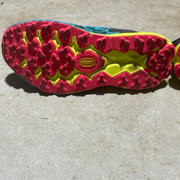 Hoka Speedgoat 5 w/ Vibram Running Shoe Women’s Size 6.5B Workout Trail Hiking