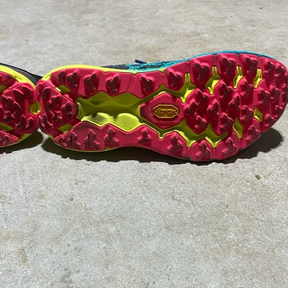 Hoka Speedgoat 5 w/ Vibram Running Shoe Women’s Size 6.5B Workout Trail Hiking