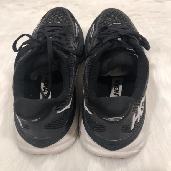 Hoka Women’s Black Clifton 9 Running Shoes Size 9B