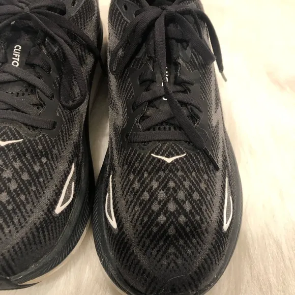 Hoka Women’s Black Clifton 9 Running Shoes Size 9B