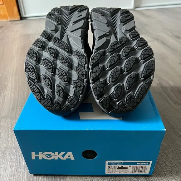 HOKA Women’s Clifton 8 Shoes
