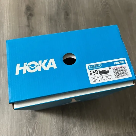 HOKA Women’s Clifton 8 Shoes