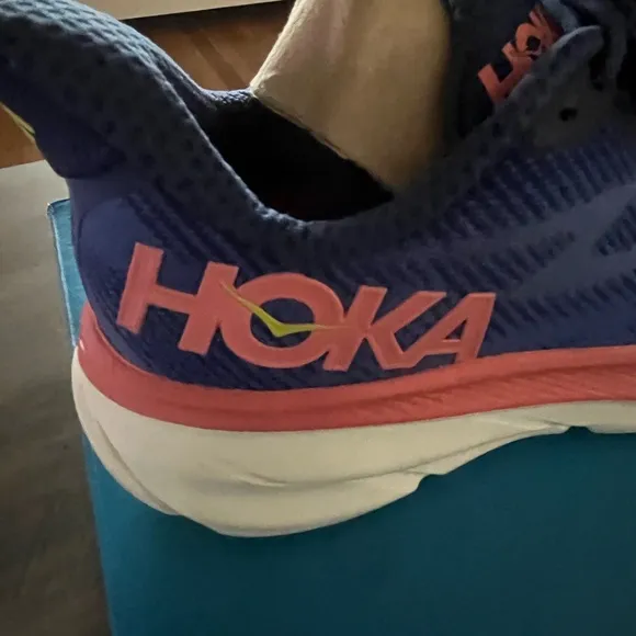 Hoka Women’s Clifton 9 Athletic Shoes - Size 8B