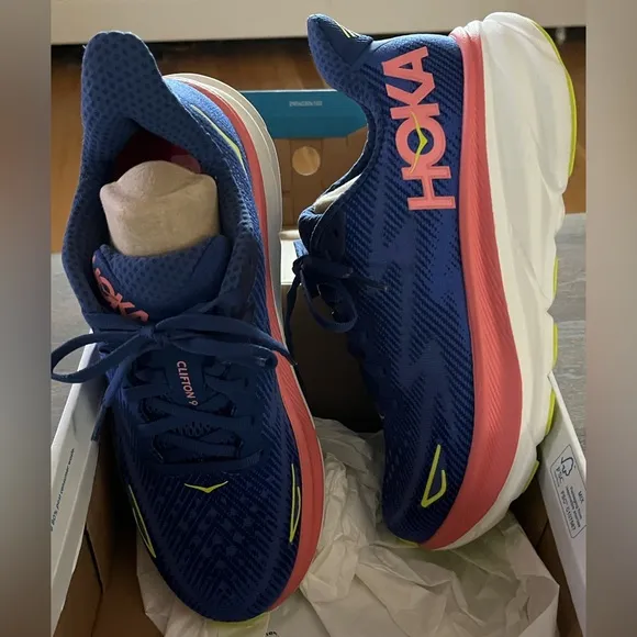 Hoka Women’s Clifton 9 Athletic Shoes - Size 8B