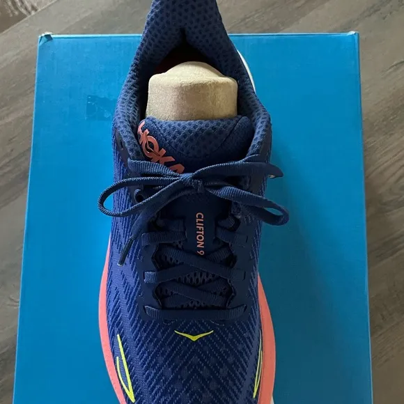 Hoka Women’s Clifton 9 Athletic Shoes - Size 8B