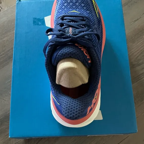Hoka Women’s Clifton 9 Athletic Shoes - Size 8B