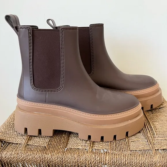 Jeffrey Campbell Shoes Women’s 9 Rain Storm Chelsea Boots Brown Boot